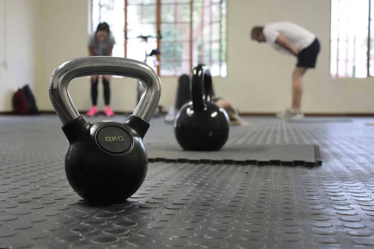 Why grip strength matters: kettle bell, training, fitness, workout, exercise, exercising, strength, gray fitness, gray exercise, gray training, gra