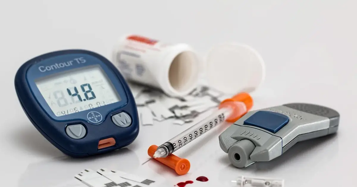 diabetes, blood sugar, diabetic, medicine, insulin, hypoglycemia, illness, healthcare, glucose, test, chronic, prick, lancet, diet, disease, measurement, diabetes mellitus, health, medical, syringe, blood test, diabetes,