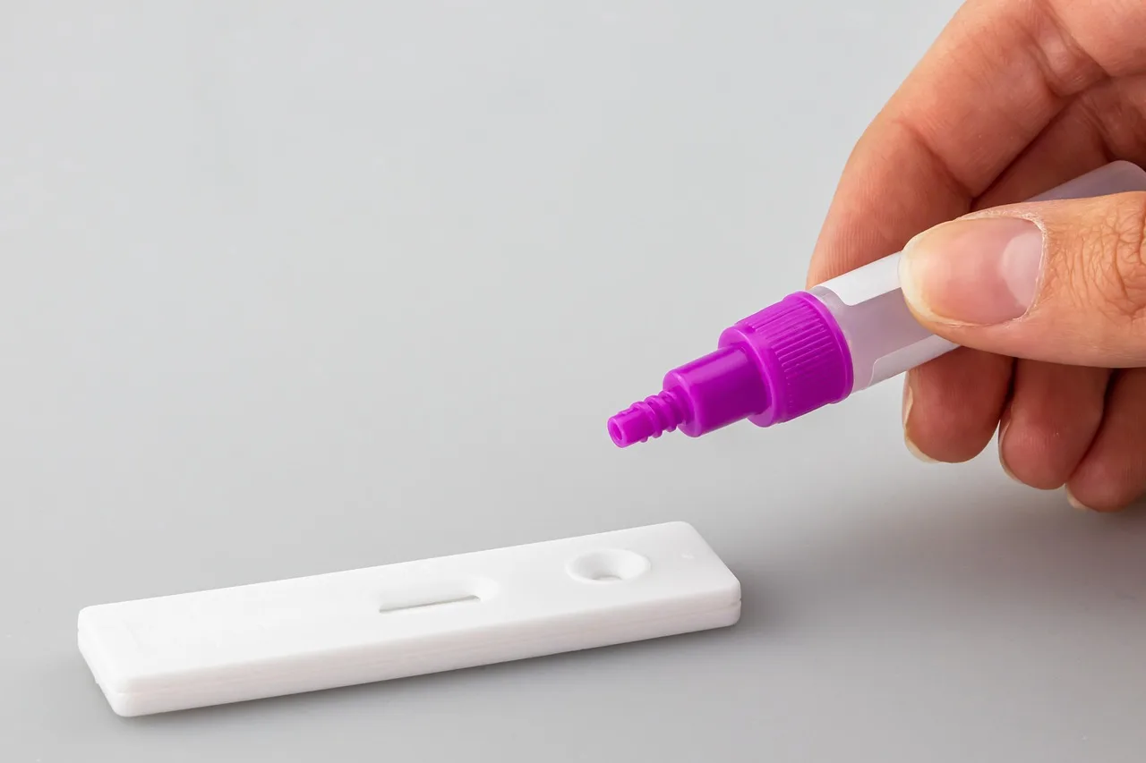 Testing: covid, testing, corona test, covid-19, corona, coronavirus, sars-cov-2, concept, quick test, pcr, pcr-test, covid test,