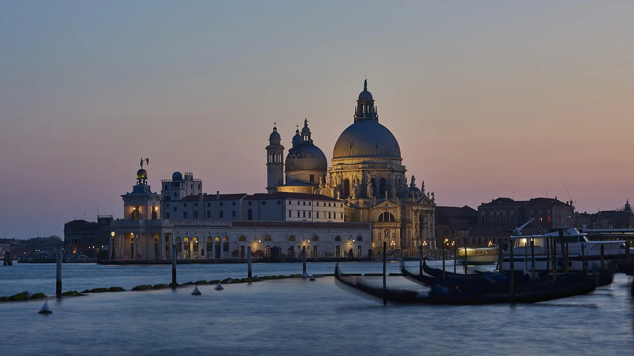 How do you cycle rapamycin?: venice, sunset, gondola, water, italy, architecture, holidays, nature, sea, historically, city, do you travel, romantic