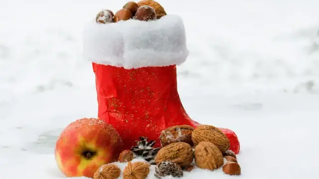 nicholas boots, boots, nicholas day, filled, walnuts, apple, hazelnuts, in the snow, advent season, cleaning shoes, for diabetics, diabetics, nicholas boots, boots, boots, boots, boots, boots, nichola